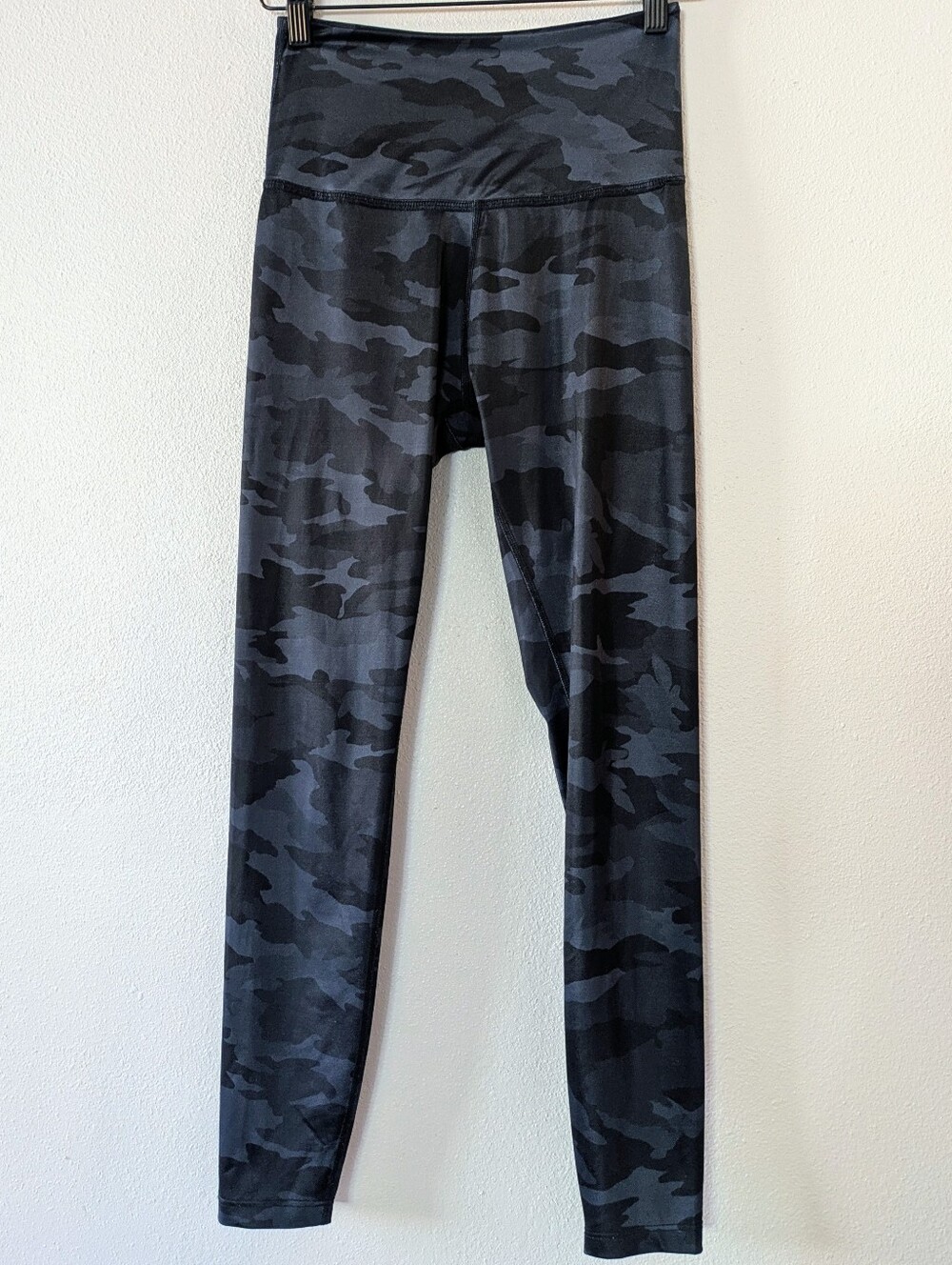 Beyond Yoga Gray Camouflage Leggings Women's Medium